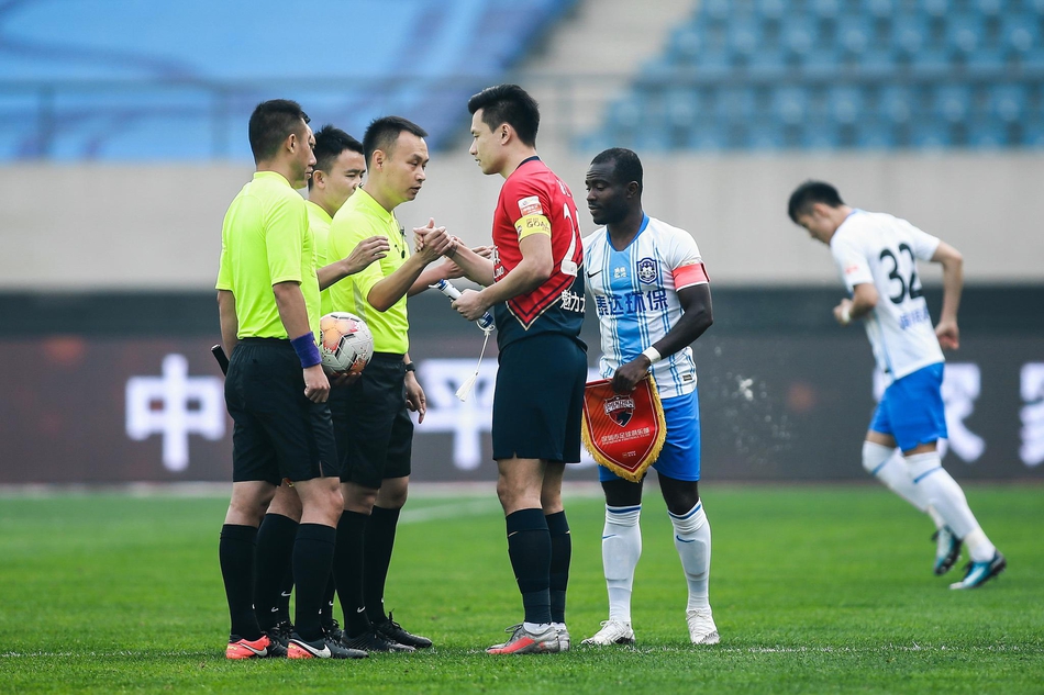 天津泰达主场击败深圳佳兆业，取得三连胜